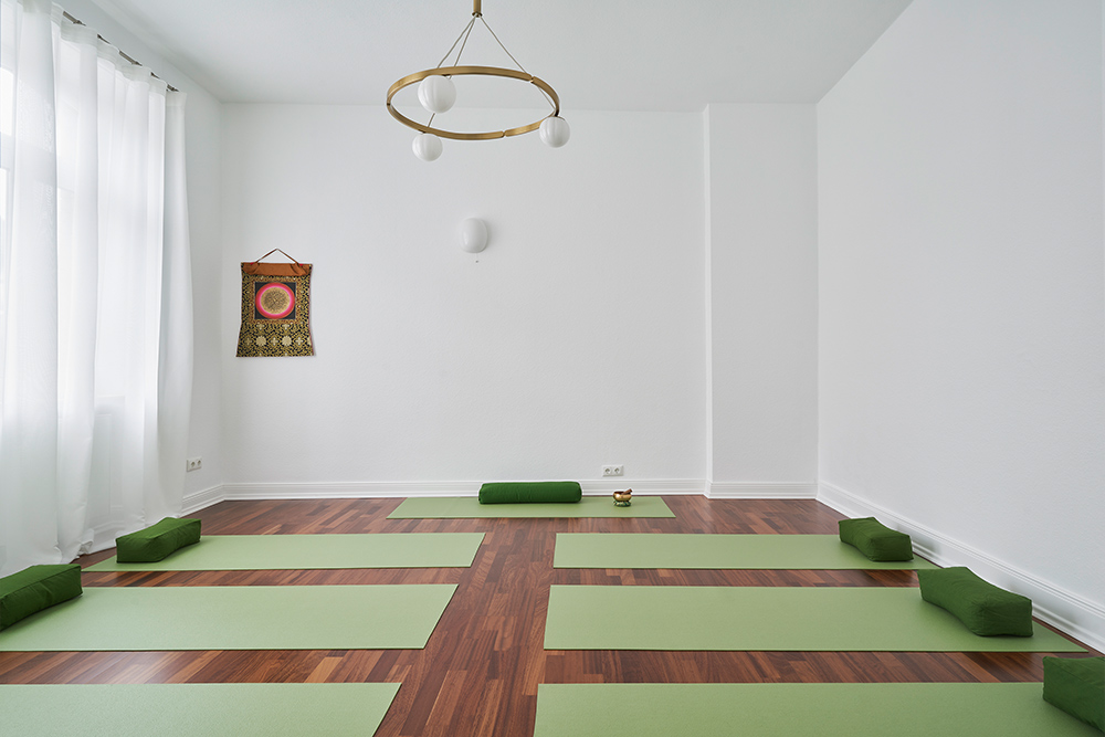 Restorative-Yoga - Cintamani Yoga Studio Bad Schwalbach